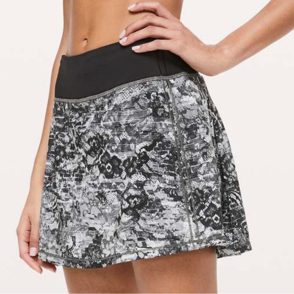 lululemon athletica Pants - Lululemon Women’s Pace Rival Skort Size 10